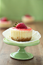 Cheesecake Cupcakes {With Strawberry or Salted Caramel Topping} #赏味期限#