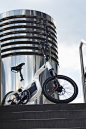 KLEVER Q25 | Compact E-Bike | Beitragsdetails | iF ONLINE EXHIBITION : Q25 is the first compact Klever E-bike, a new mobility solution with “next-to-me parking” that combines an indoor with an outdoor riding experience. Lighter frames and partial folding