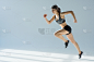 慢跑,运动竞赛,女人,侧面视角,灰发,衣服,心血管运动,通道地毯,健美身材,运动
