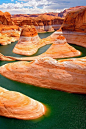 Lake Powell, Utah - Great place to explore, rent a houseboat and have fun.: 