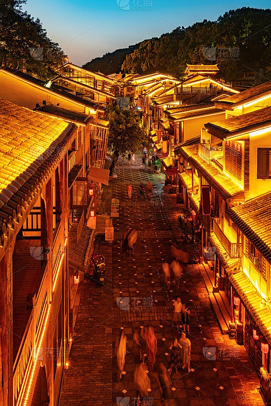 中国重庆古镇街道夜景素材-花瓣网