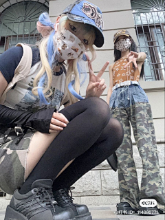 在画画的虫子采集到人物素材