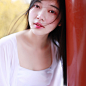 多情的时光隧道里，你深情的一瞥，瞥尽人间爱恨痴迷，瞥尽人间沧桑别离，瞥尽了人间相思的心肠寸断。