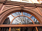 全部尺寸| brownstone window arch with a tree reflection | Flickr - 相片分享！