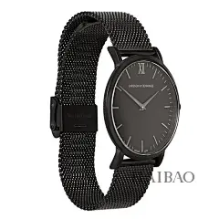 你不喜欢的黑白灰搭配却被她穿出了精髓！博主配饰私藏Kaitlyn Ham：鞋包挑选有Sense，每套Look都值得借鉴_街拍配饰_街拍配饰_海报时尚网