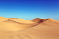 藍天下的沙漠
