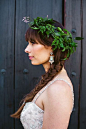 浪漫的绿色婚礼 : 洛杉矶的老房子中举行的婚礼，绿色植物装饰的婚礼仪式区和婚宴区                                
