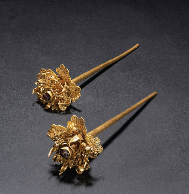 明代 镶嵌宝石花卉纹纯金发簪 （一对）