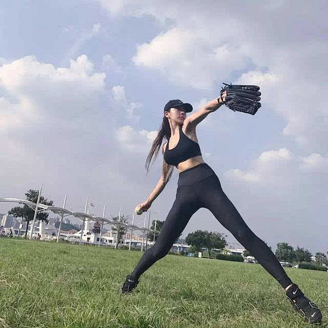无数人为她疯狂打call，谁说“肌肉女”...