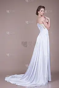 垂直画幅,彩妆,女子晚礼服,仅成年人,人的眼睛,青年人,白色,魅力,人的脸部,妻子