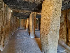 西班牙，安特奎拉，芒加史前石门遗址壮观的内室。