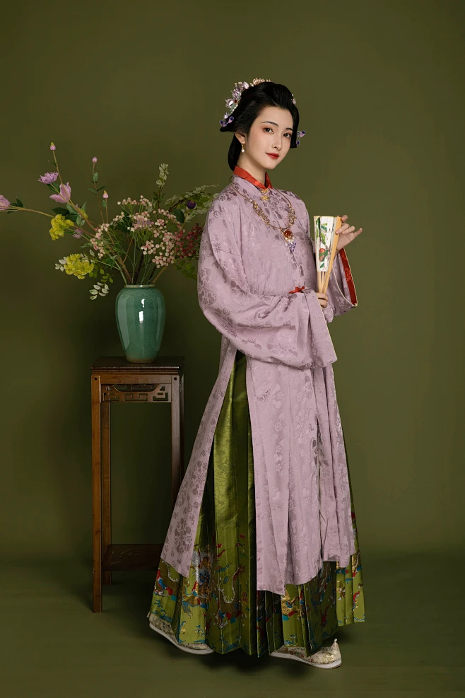 【踏云馆】汉服 独家特织五湖四海丝棉提花竖领对襟长衫（赤芍）-淘宝网-花瓣网