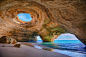葡萄牙阿尔加维（Algarre）的洞穴 阿尔加维(Algarve)是葡萄牙最南的一个大区，也是历史省份之一。其对应省为法罗省。在历史上，曾经与葡萄牙其他土地和巴西一起组成葡萄牙-巴西-阿尔加维联合王国。
