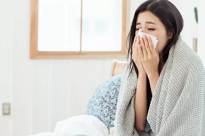 生病的女人感冒了图片下载