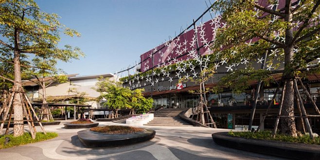 购物广场入口前树阵景观泰国清莱中环购物广...
