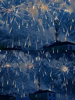 百万人看过的烟花空镜，被我做成壁纸了丨4k - 小红书