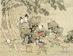 中国艺术品收藏#元宵节#【 清 佚名 《升平乐事图》 】册（共十二开），绢本设色，18.5×24.3cm，台北故宫博物院藏。 图册内容描写宫廷仕女孩童，闹元宵，贺新年。此图为第十开《鹿灯》，绘童子骑著红白竹马道具，手执叉戟与弓箭，前方孩童手举鹰灯，后有狗形车灯，另一童子牵著兔鹿车灯跟随，玩著骑射出猎游戏。
