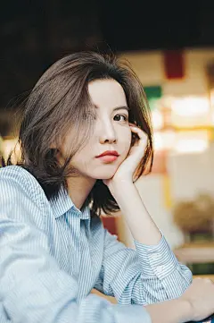 自然世界此刻是如此的美丽，到处放射着明媚的阳光，精选手机壁纸