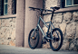 The Compact And Versatile Yooniq Urban Bike - Gessato Blog : Compact, lightweight and beautiful, the Yooniq Urban Bike is designed by a Slovakia-based company as an answer to many commuters’ and urban cyclists’ prayers. The straightened aluminum alloy fra