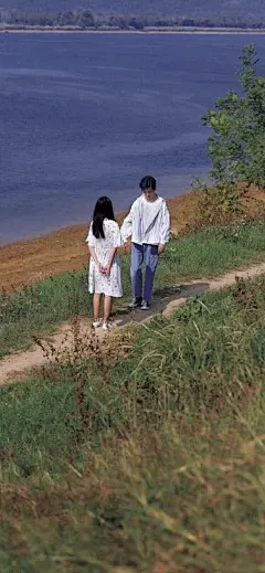 有些壁纸能来来回回的用上好几次，可是有些人一辈子只能遇到一次。 ​​​​