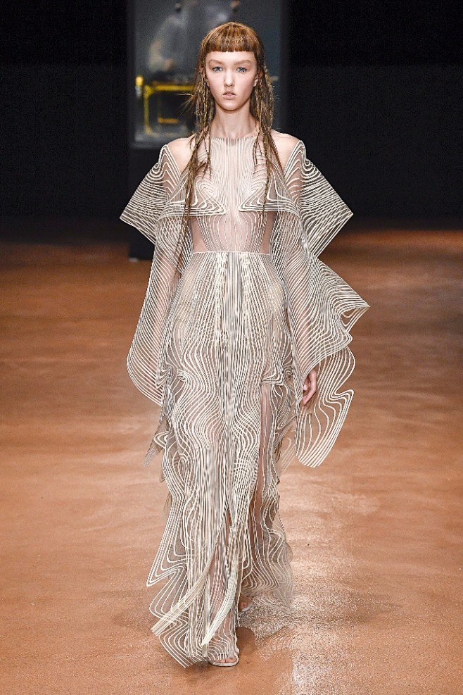 Iris van Herpen Fall...