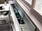 Pour ranger tous les petits accessoires du plan de travail. amenagements cuisine mobalpa: 
