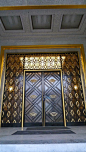 黄铜碳钢排列玻璃大门