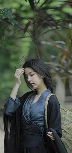 喾圐采集到A女人