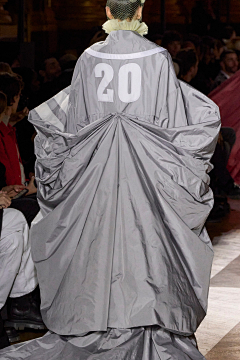 童小楹宝贝采集到Thom Browne SPRING 2023 R-T-W