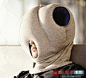 鸵鸟枕：套在头上时挡住眼睛，趴在桌上时还可以将双手插在头套里。