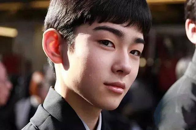 日本12岁艺伎美少年火了盛世美颜的小哥哥来头还不小