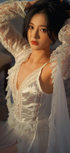 卍_X_卐采集到美女