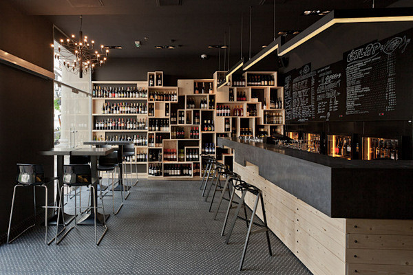 DiVino wine bar on B...