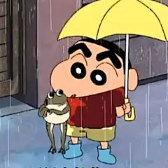 穿雨鞋躲雨并救了一只青蛙先生的新酱好可爱好有爱心（《蜡笔小新》S2EP756换洗衣物都没了）