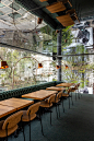 BETC Havas Café by Galeria Arquitetos and Terra Capobianco : Cafeteria and bookstore blend with spaces 
