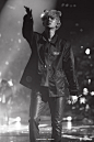 【CHANBAR】150530 #朴灿烈# The EXO'luXion in Shanghai 鞠躬 挥手 点赞 再点赞 比爱心 飞吻 爱心手枪发射 [心] 我们用心的为灿烈应援，灿烈总是积极回应我们的爱。从来就不是单向付出