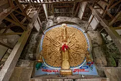 四川省安岳县顶新民俗村无名山明虎寺建在村外刻"千手观音"