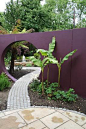 Utterly cool!  Great idea for earthbag wall in a yard....: 