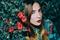 girl red lipstick with red flowers, photo by Denef Huvaj