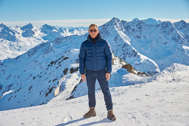Daniel Craig