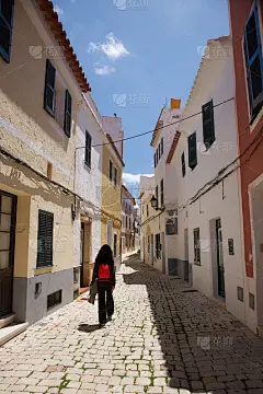 走在Ciutadella大街上_5708227714_5792555439