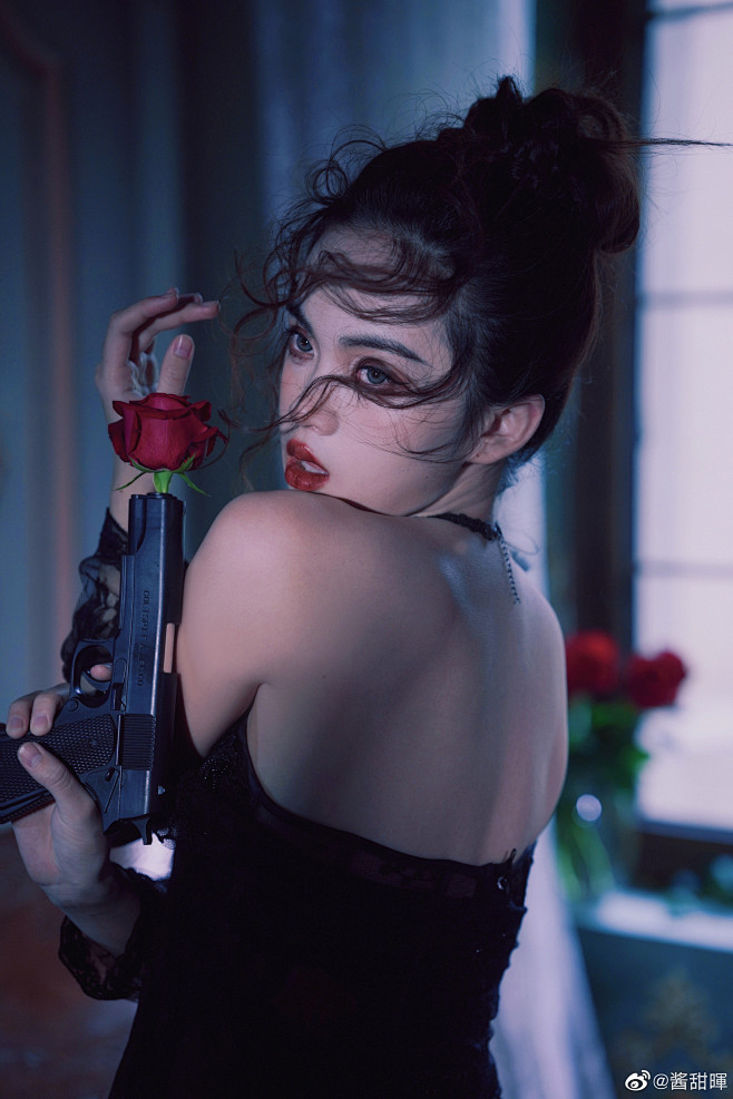 《枪杀玫瑰》出镜：@Linglingxu...