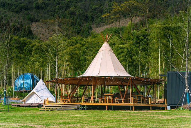 野奢帐篷和星空泡泡屋摄影照片