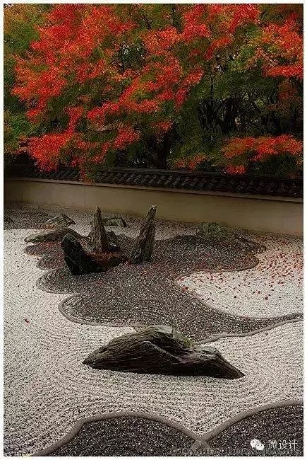 “枯山水”庭园属于禅宗庭园。禅是一种从人...