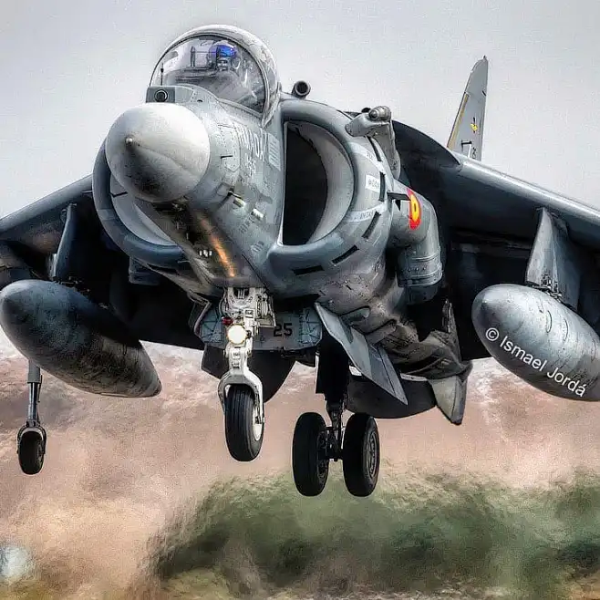AV-8B 鹞式战机-花瓣网