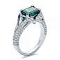 Custom Emerald and Diamond Ring #100653 : #100653 This elegant ladies custom ring features a Chatham emerald in a double prong palladium setting, with bright cut set diamond accents on the split shank. It was created...@北坤人素材