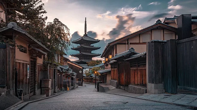 日本京都八坂塔古代街道梦幻落日黄昏，木质建筑文化历史景点图片素材