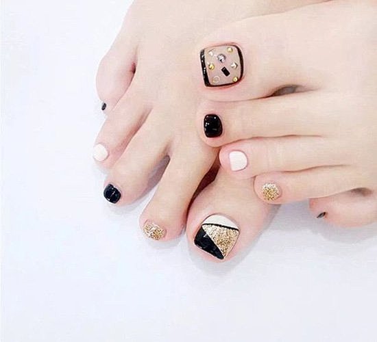 款适合夏天的脚趾甲美甲