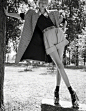 【杂志大片】Vogue Paris October 2019. 法国版《Vogue》十月刊 “Attitude” 秋日率性套装, 荷兰模特Bente Oort, 金色短发加大长腿, 很有记忆点的面孔.  摄影: Karim Sadli. ​​​​