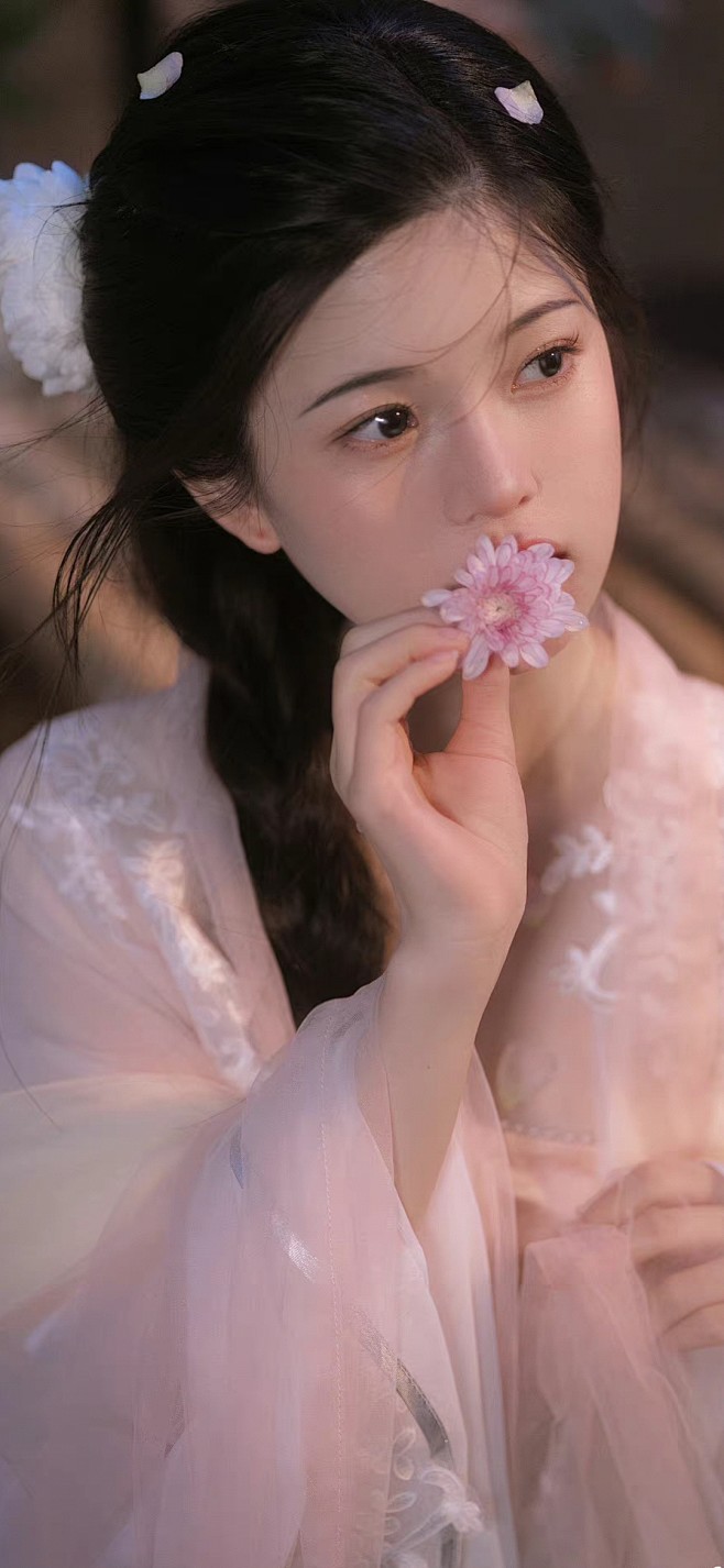 含蕊抚宁
采集@别致的七